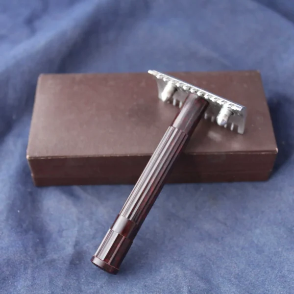 Leresche Razor NOS Leresche 700 safety razor - Yellow - Darwin Shaving