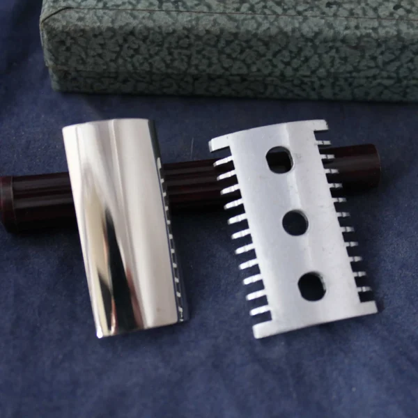 Leresche Razor NOS Leresche 700 safety razor - Green - Darwin Shaving